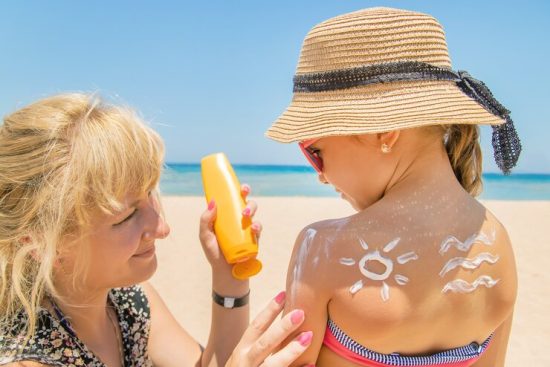 sunscreen-skin-child_73944-8572