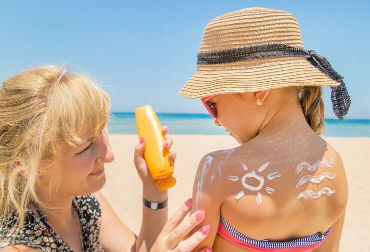 sunscreen-skin-child_73944-8572