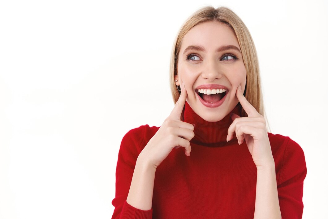 beauty-women-fashion-concept-close-up-portrait-silly-adorable-young-blond-woman-red-turtleneck_176420-33685